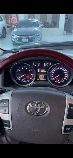 تۆیۆتا لاند کروزەر